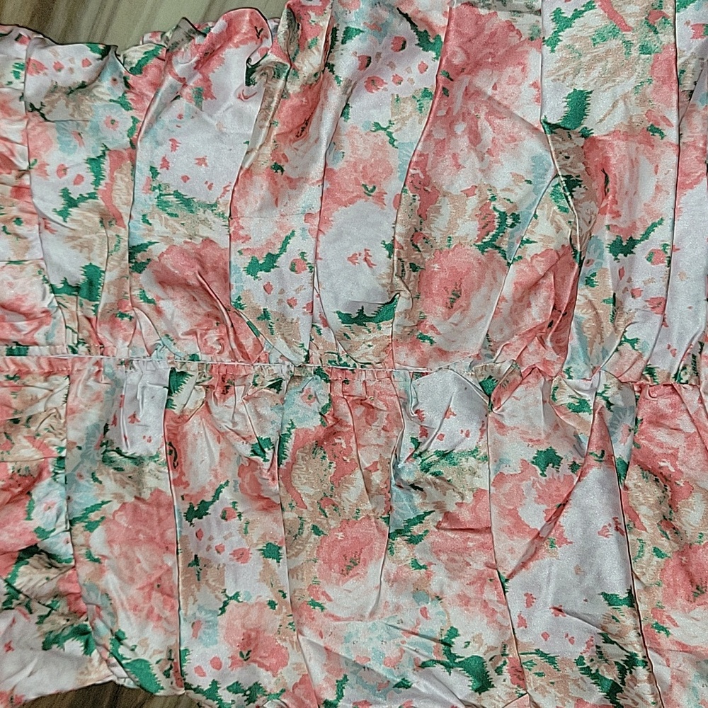 NWT Fanco Ruched & Ruffle Hem Floral Dress - Picture 14 of 16
